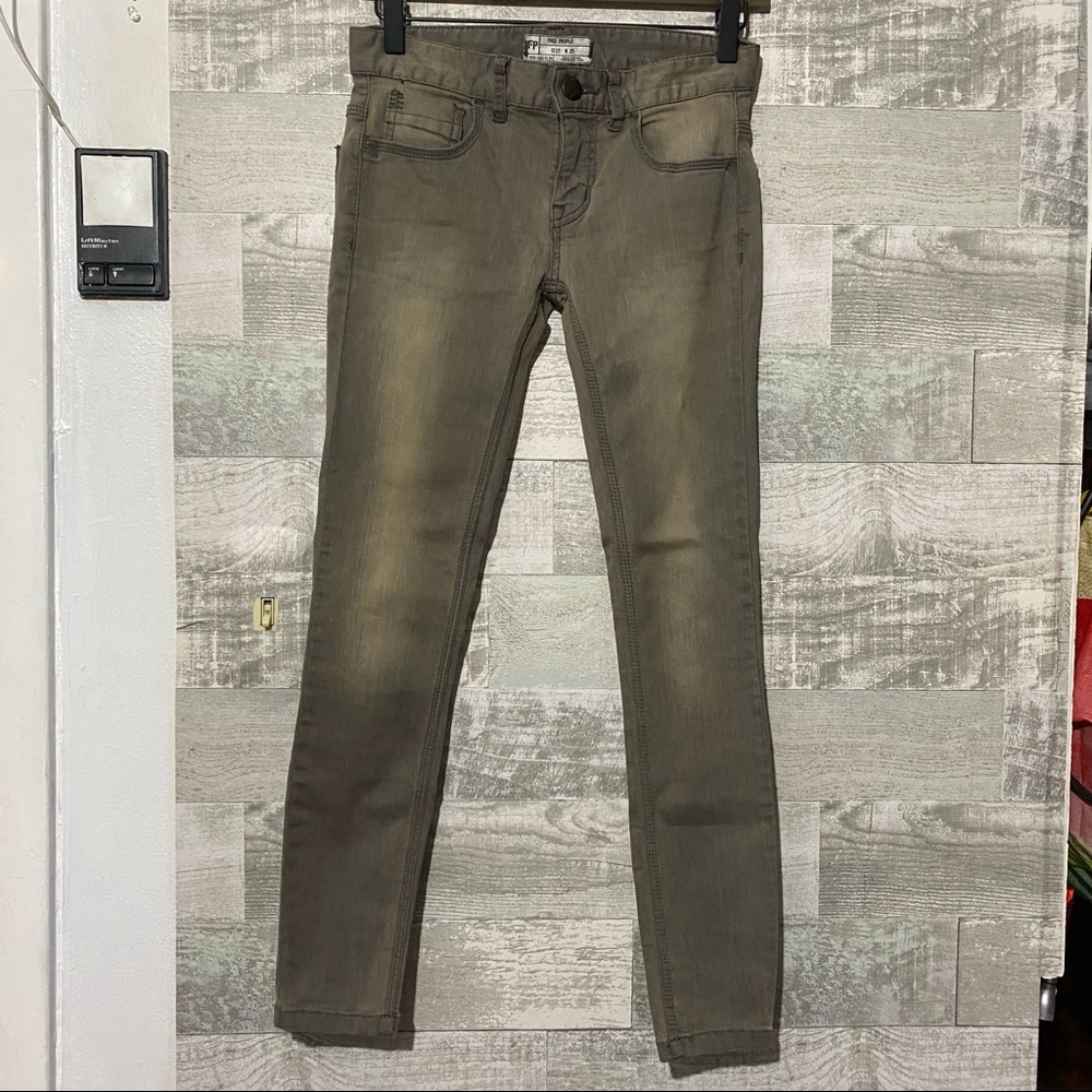 Free people Mid Rise Tan Green Denim Jeans Ladies 25